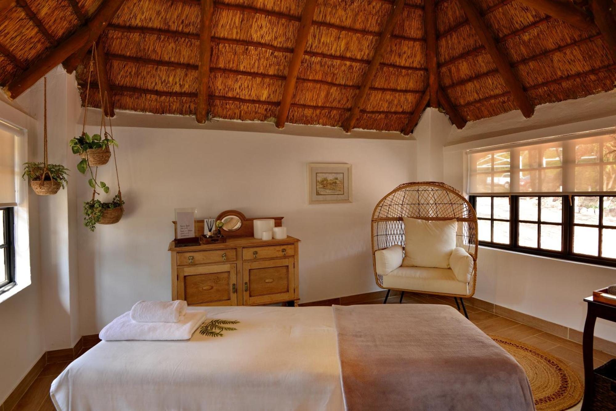 Thanda Manzi Country Hotel Centurion Extérieur photo
